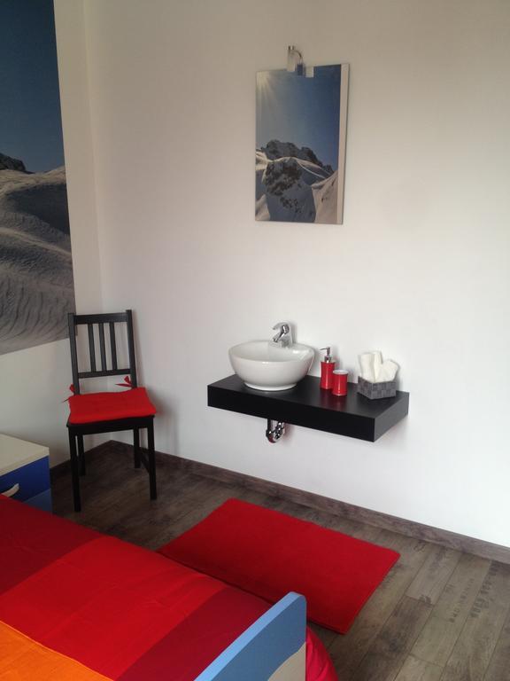 Grandi Cime Guest House Lecco Ruang foto